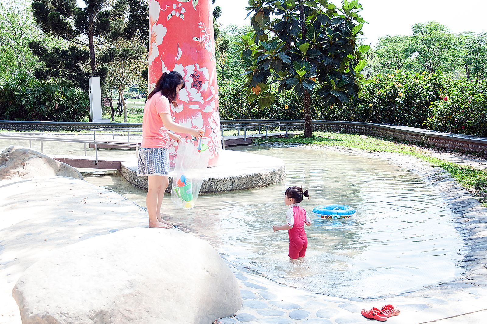 兒童遊戲場沙坑區小朋友戲水玩具 兒童遊戲場沙坑區小朋友戲水玩具