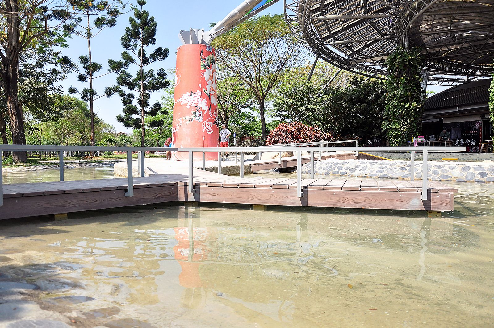 兒童遊戲場沙坑區小橋近拍 兒童遊戲場沙坑區小橋近拍