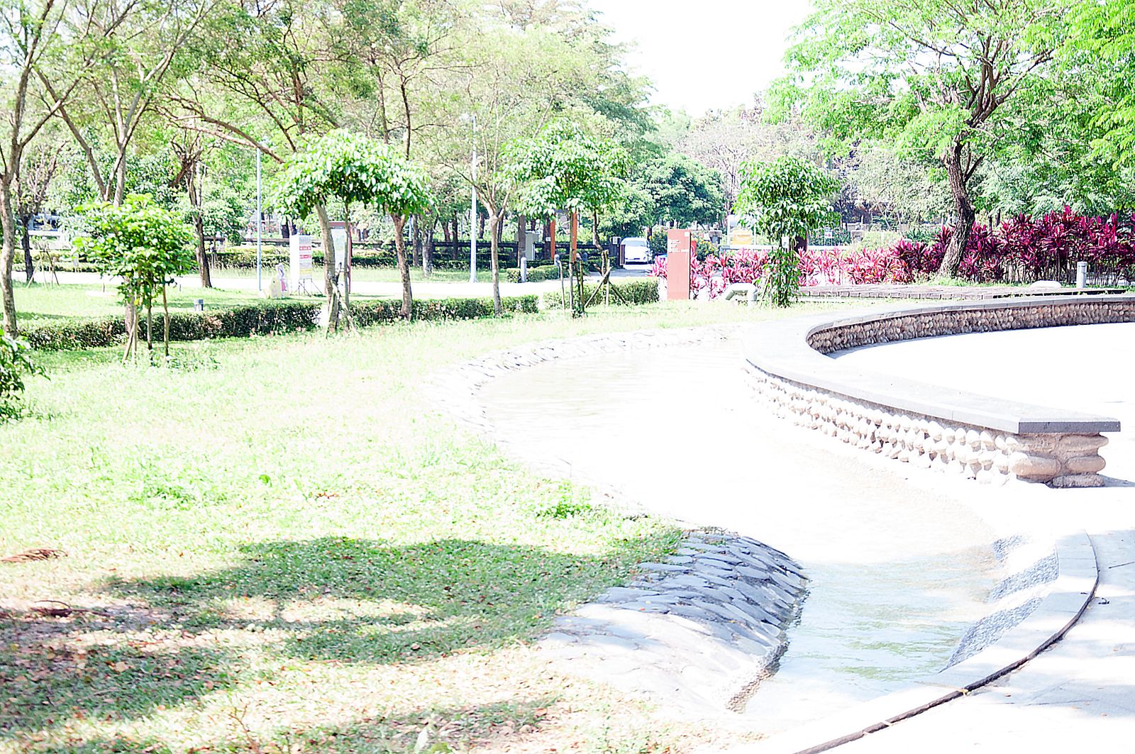 兒童遊戲場沙坑區週邊景色側拍 兒童遊戲場沙坑區週邊景色側拍