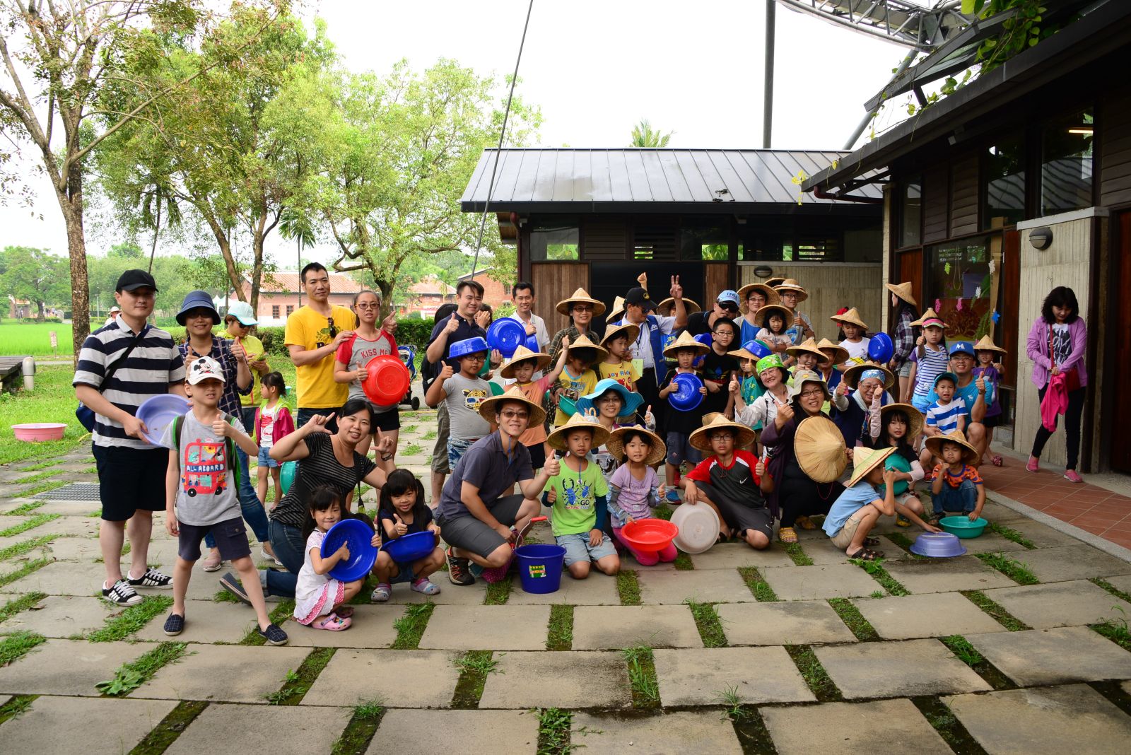水田觀察參與人員合影