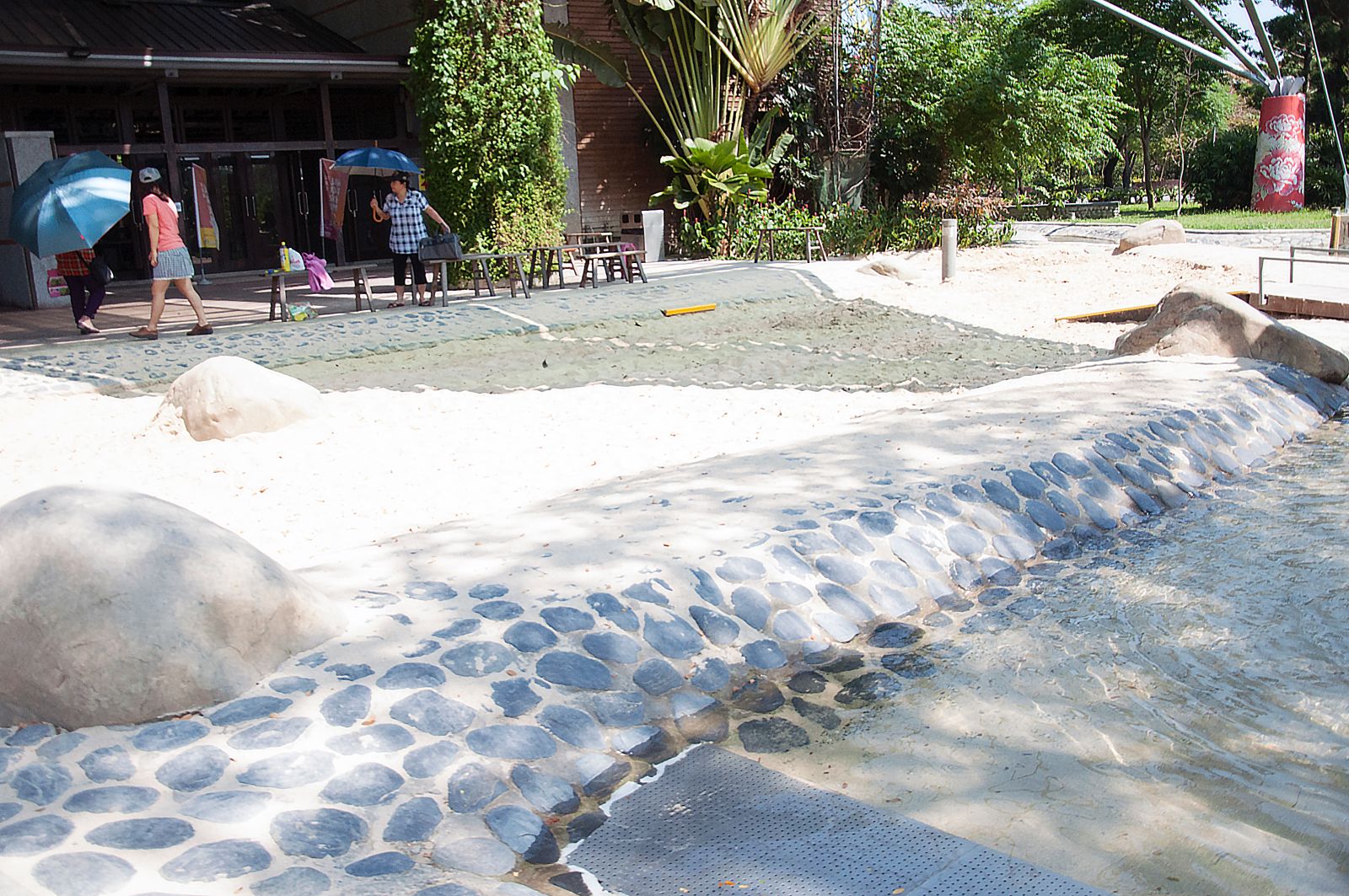 兒童遊戲場沙坑區水坑 兒童遊戲場沙坑區水池