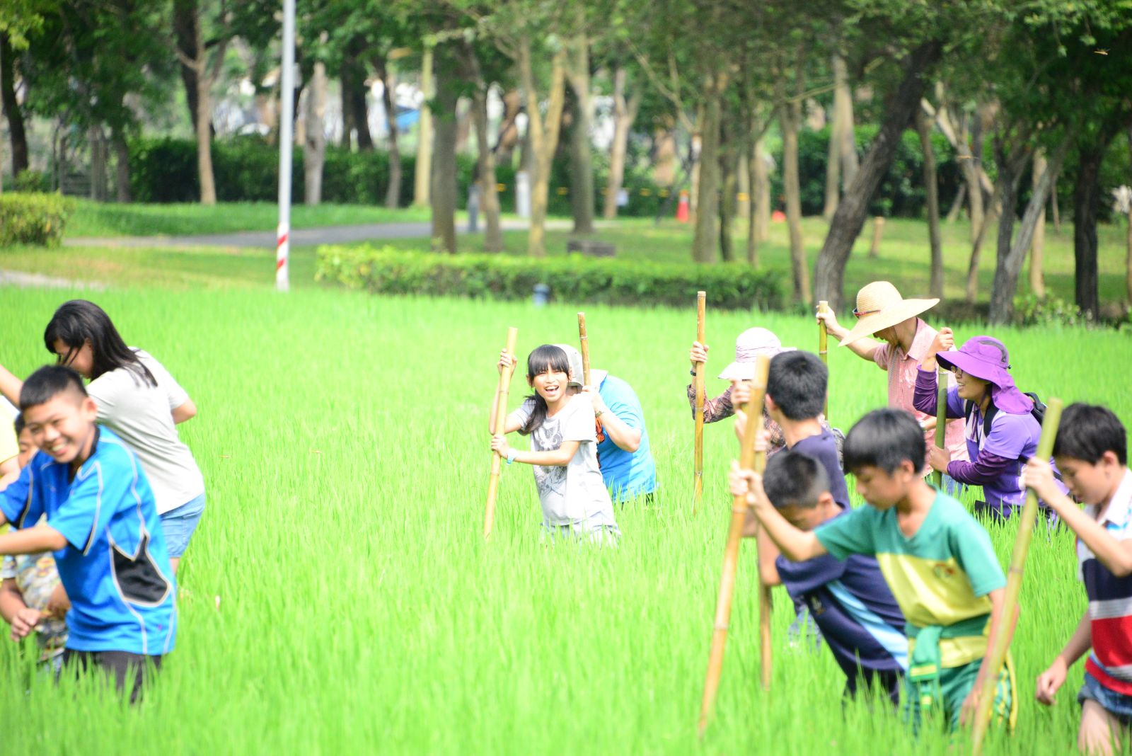 小朋友開心踔田趣