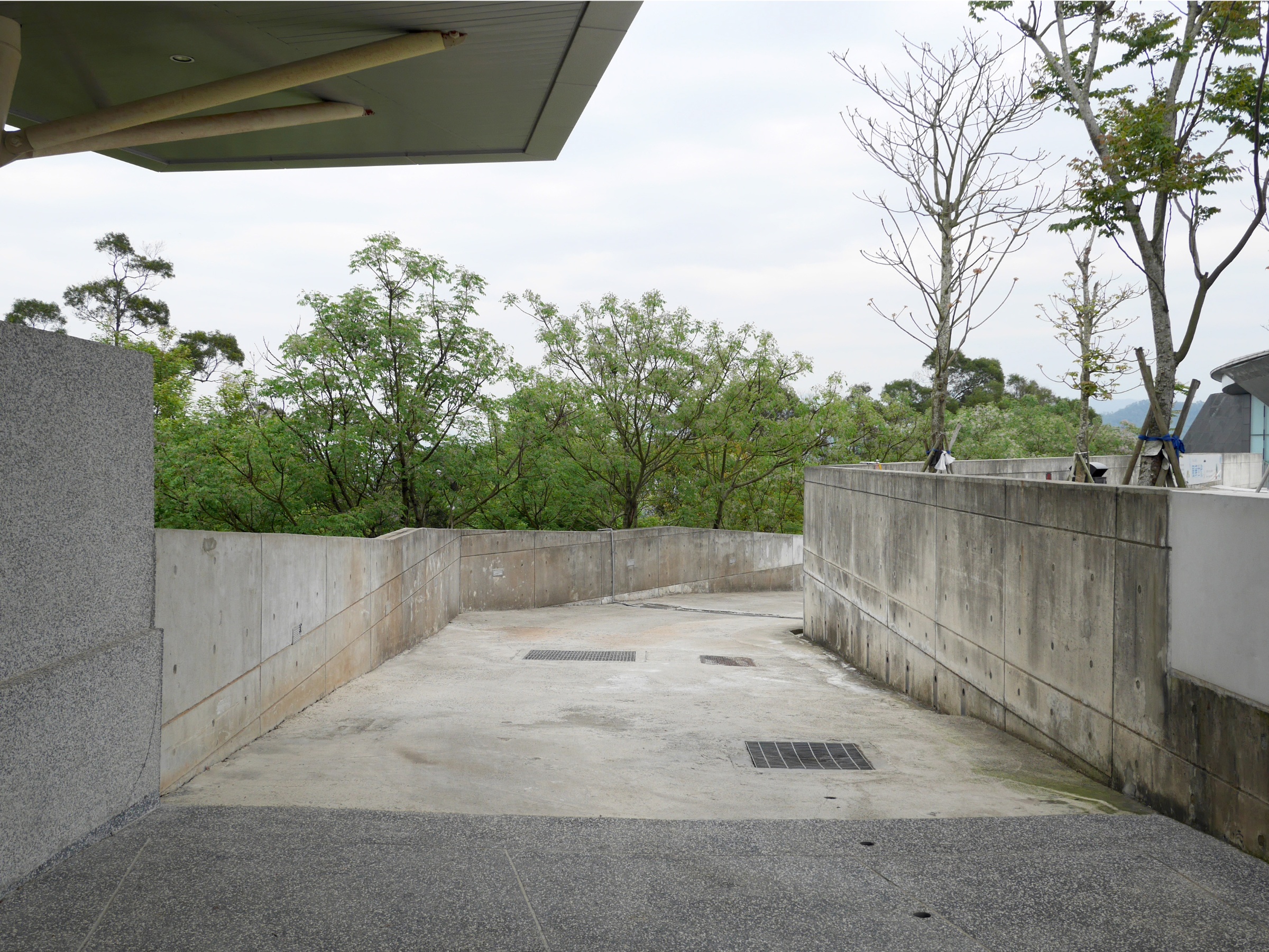 Wheelchair ramp beside the Reception No.1