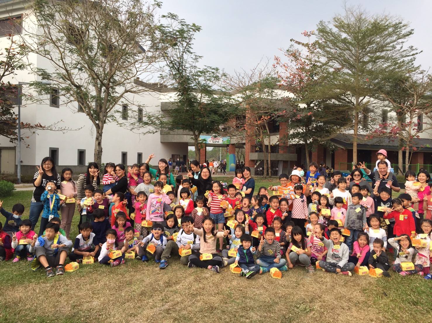 Today is the 2ndof February in lunar calendar, and also the birthday of the God of Land. Liudui Park organized a series of birthday of the God of Land activities. This morning we held a traditional and complete praying ceremony of the God of Land. 展示圖